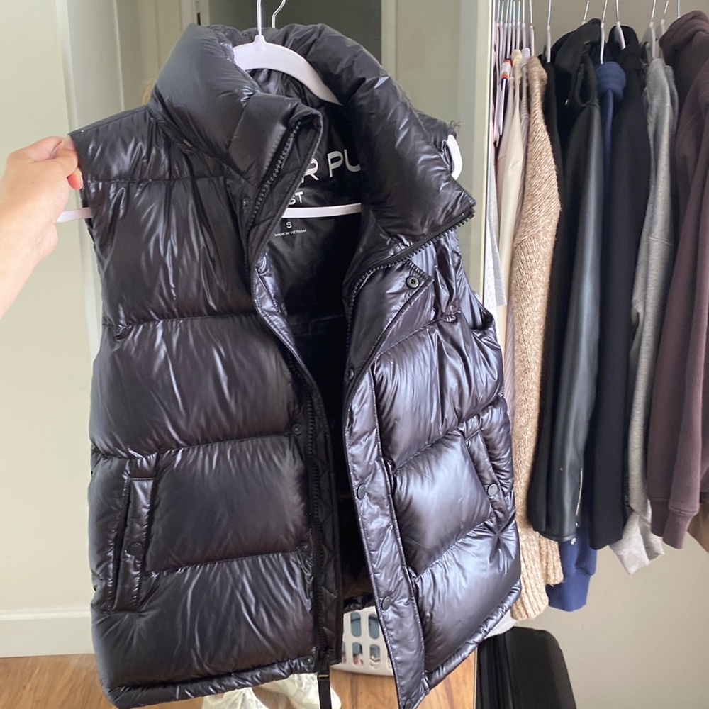 Aritzia Glossy Black Super Puff Vest